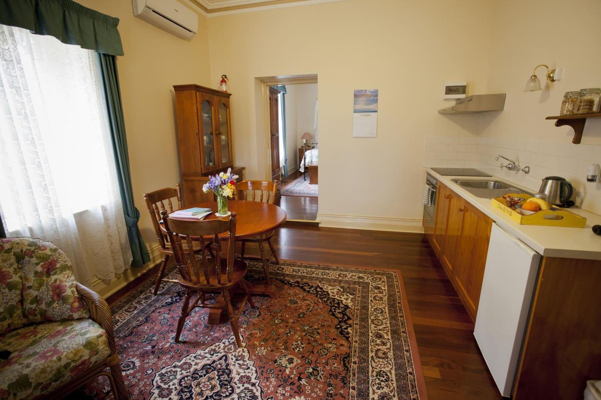 Equipamiento de Habitación Robe House