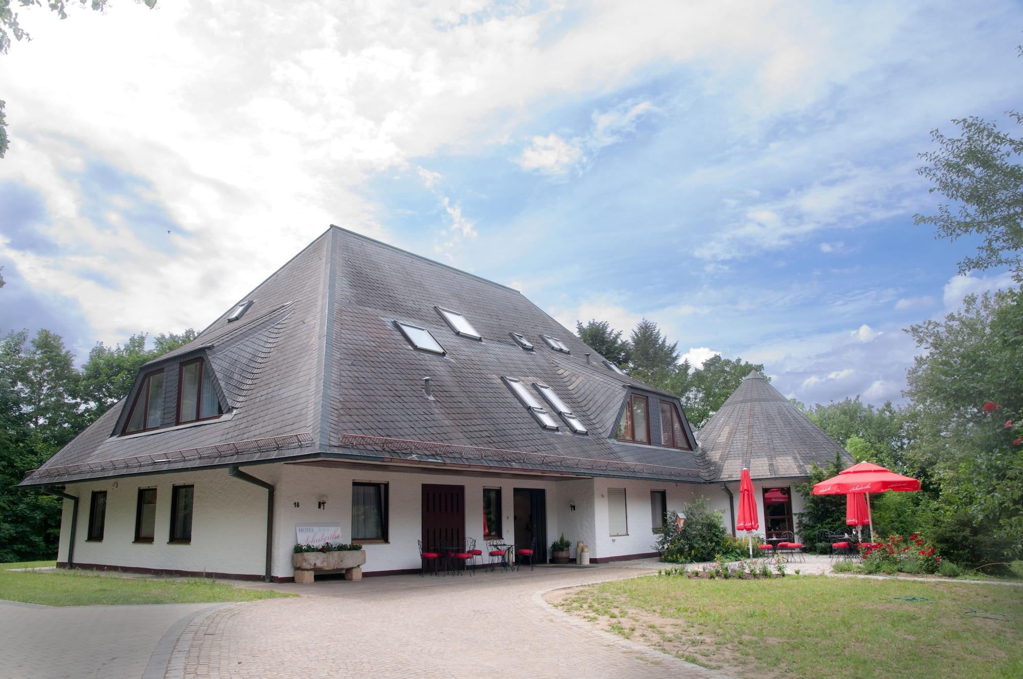 Varios Schuberth's am Schloss