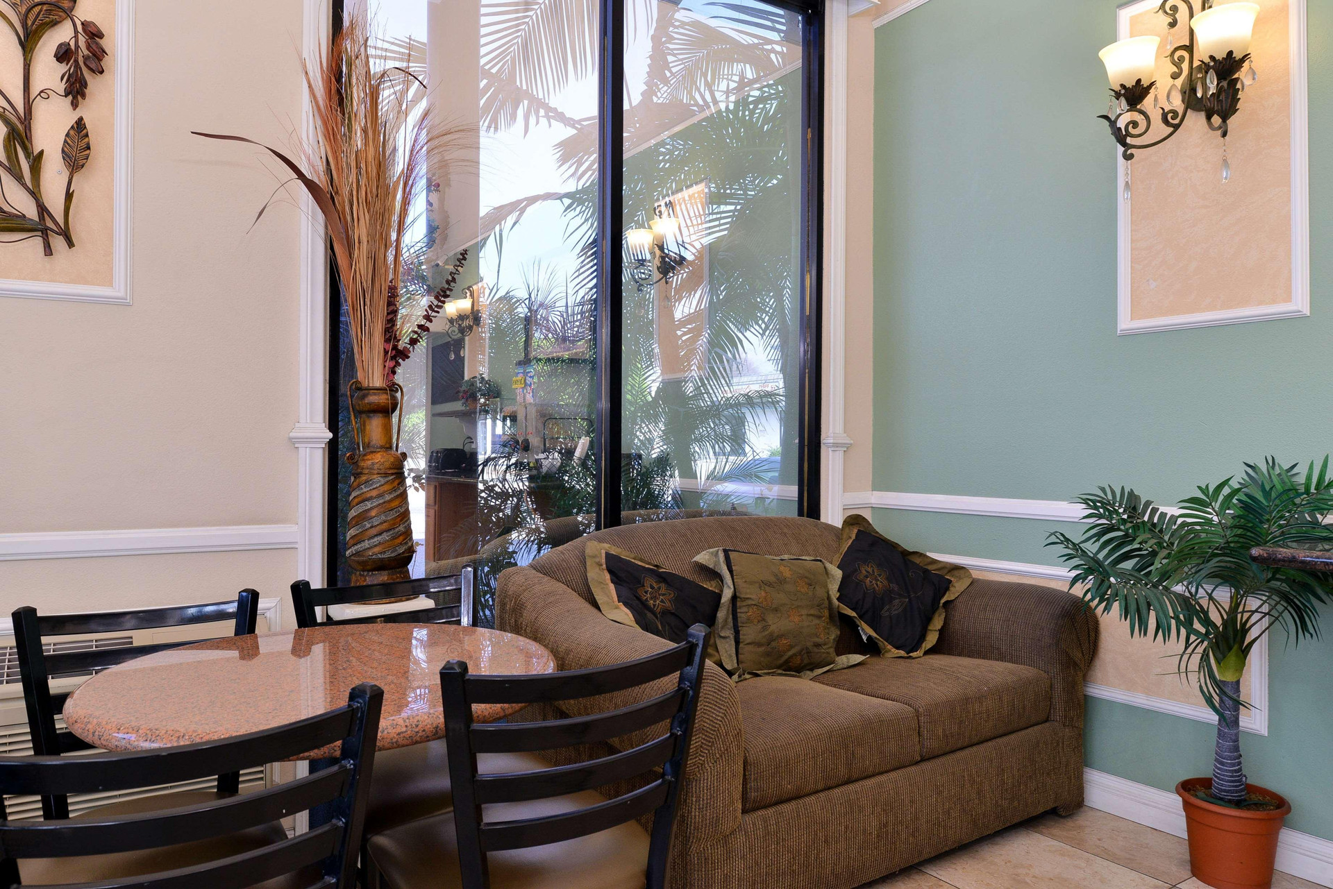 Vista Lobby Americas Best Value Inn Pasadena Arcadia