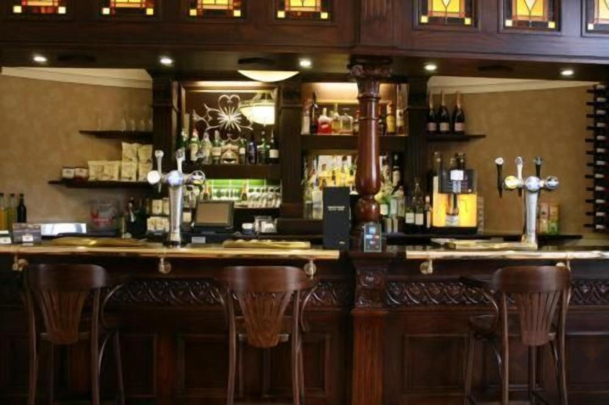Bar/Salón Charlotte House
