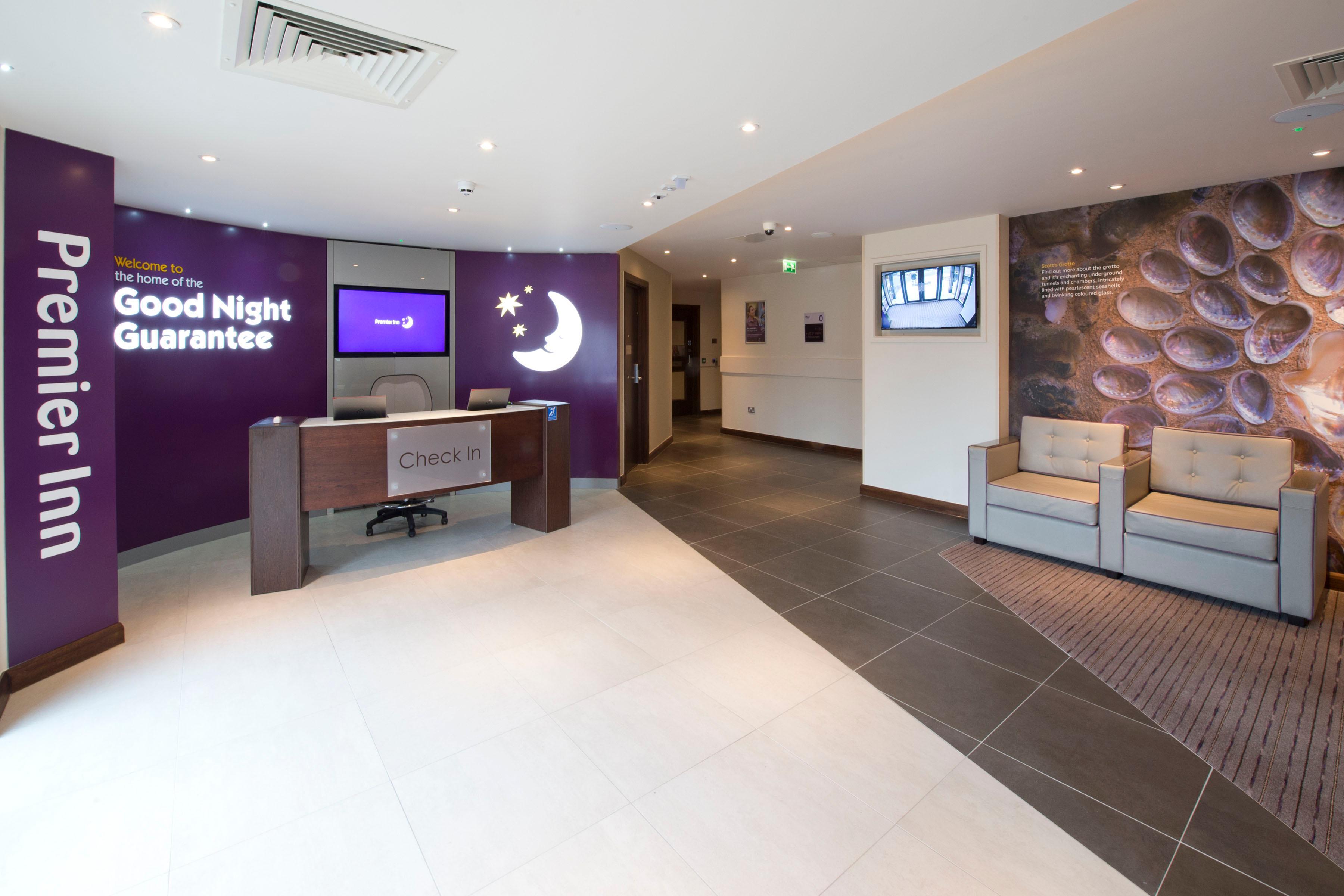 Vista Lobby Premier Inn Ware