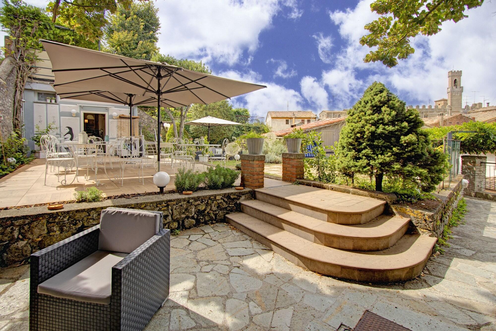 Varios Albergo Etruria