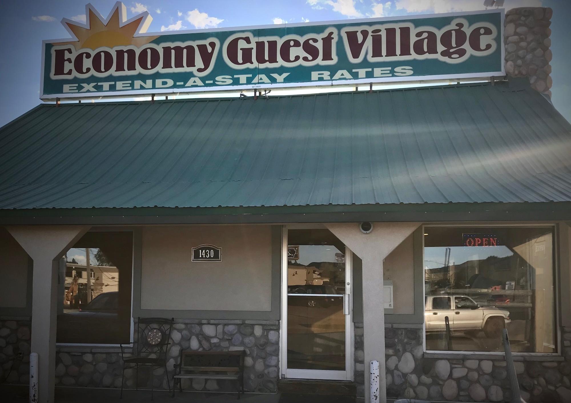 Vista Exterior Economy Guest Village and Apartments