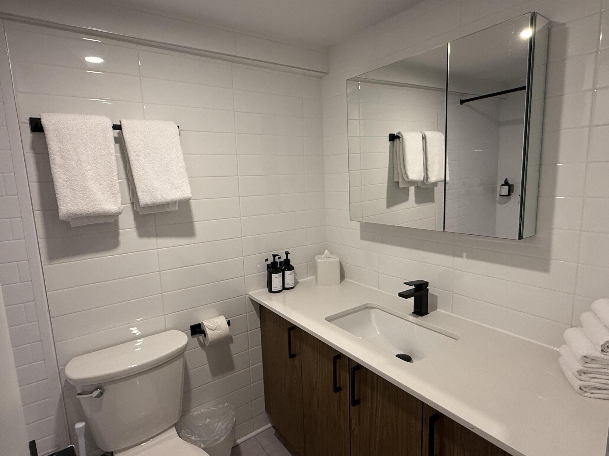 Equipamiento de Habitación Arlo, BW Signature Collection