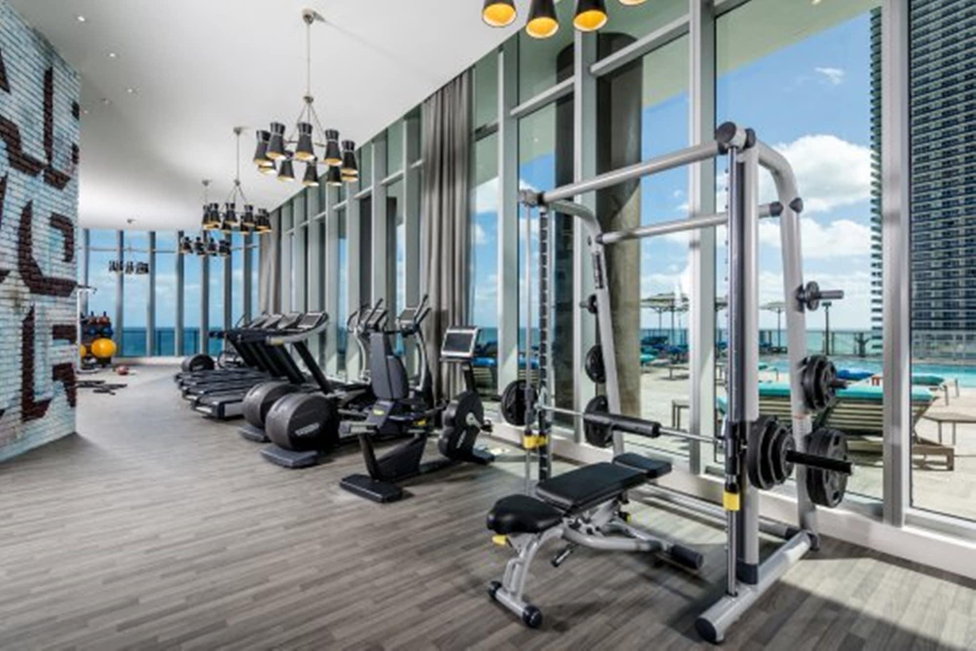 Gimnasio Lyfe Residence Building - Private apts over the beach