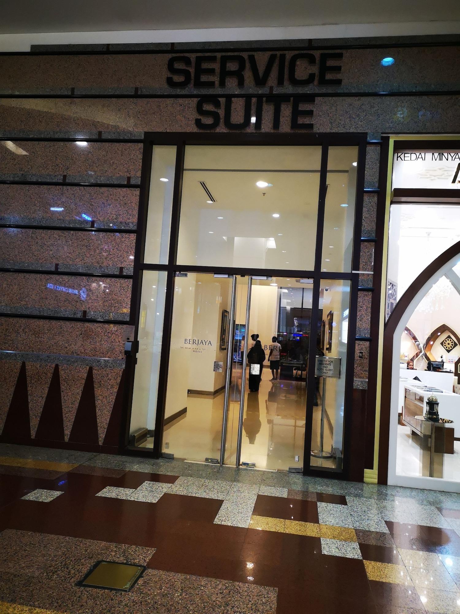 Vista Lobby Falcon Apartment At Times Square