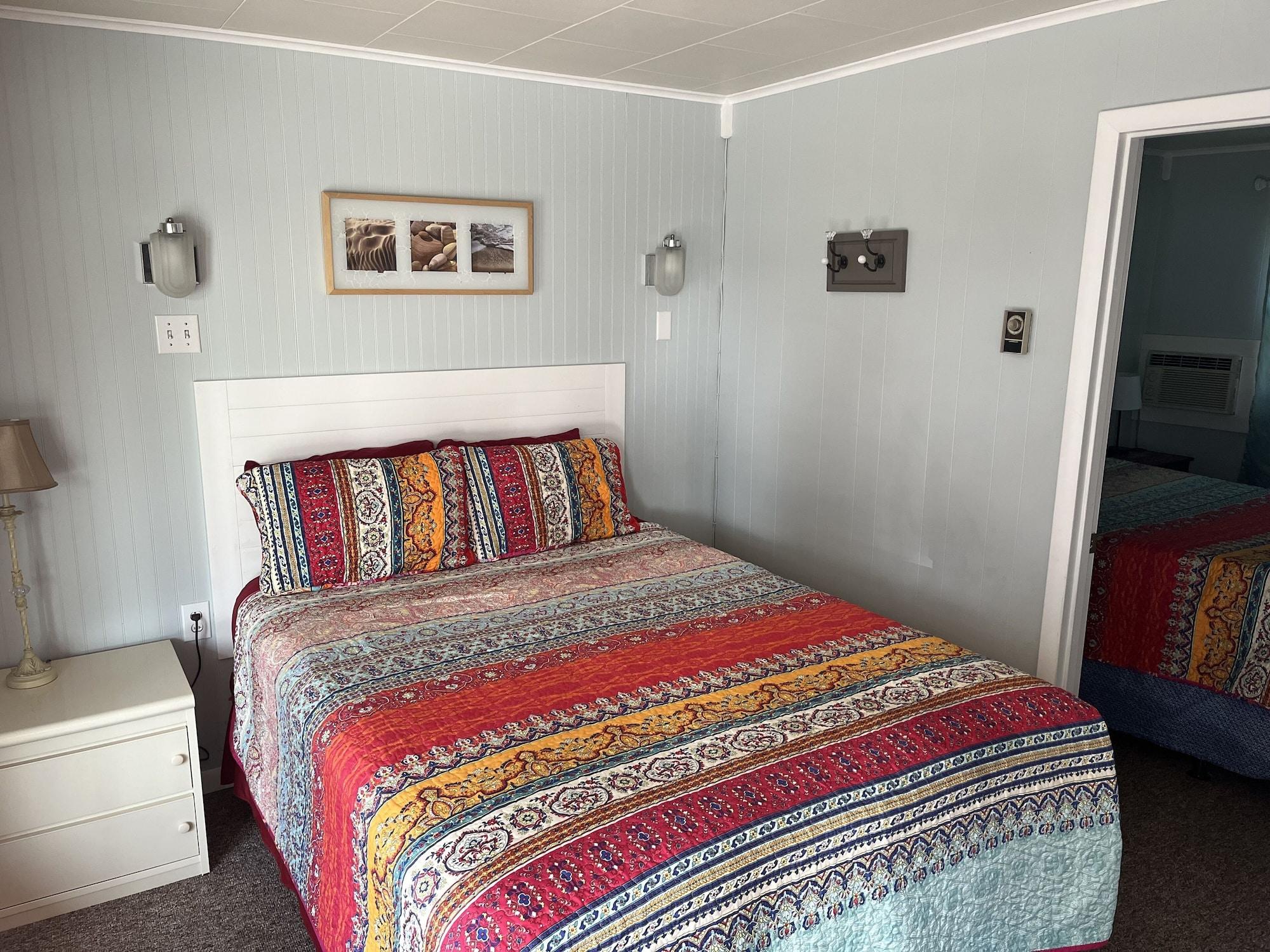 Varios The Monarch Motel