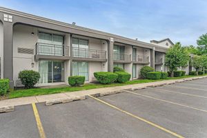 Alojamiento - Red Carpet Inn & Suites