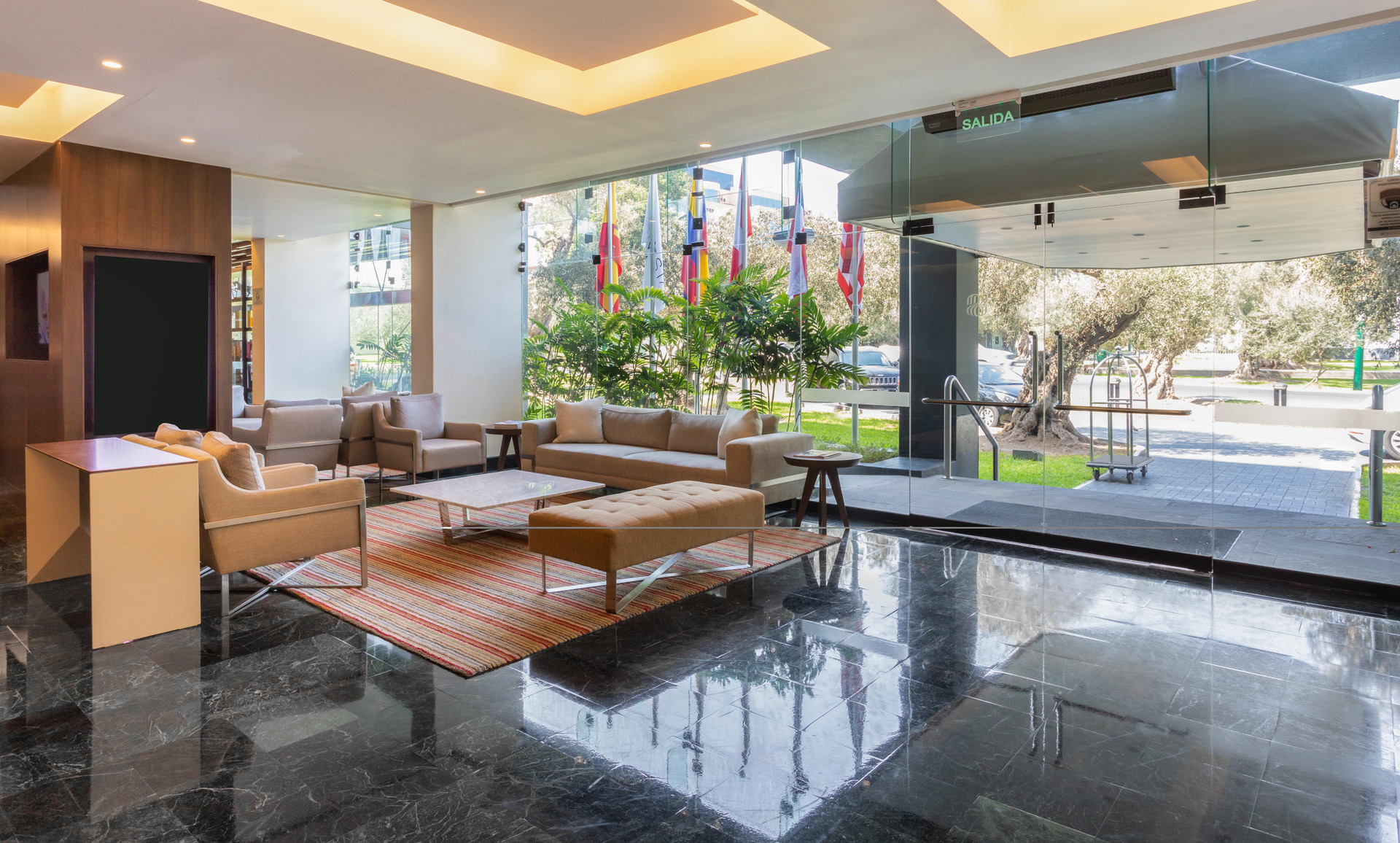 Vista Lobby Sonesta Hotel El Olivar Lima