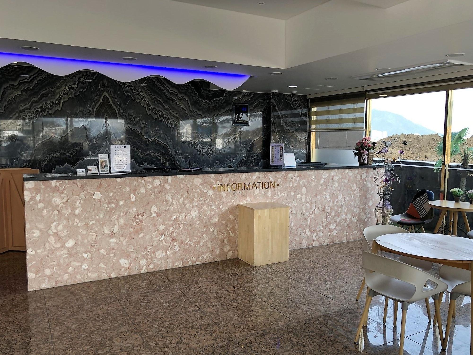 Vista Lobby Masan Tourist Hotel