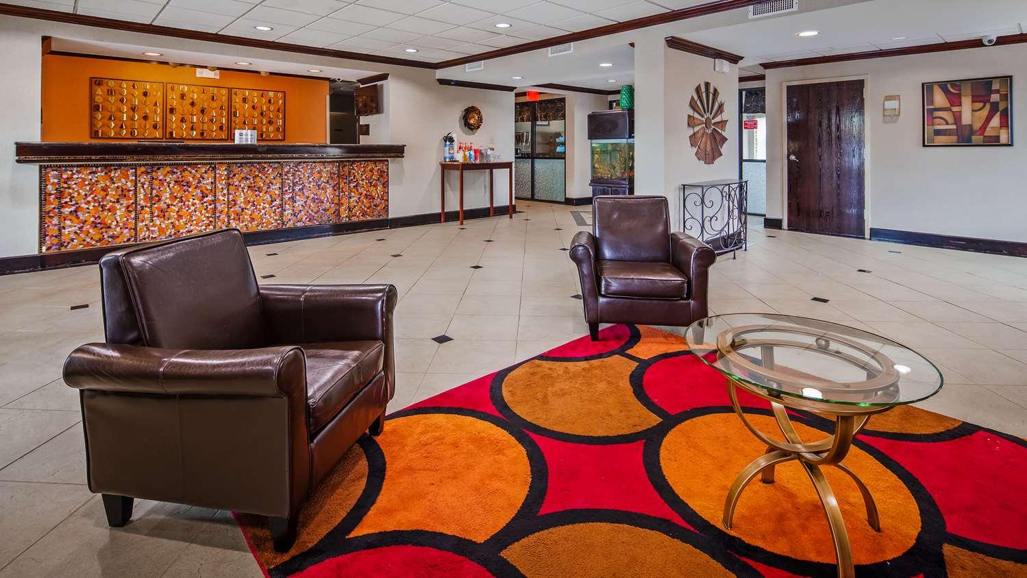 Vista Lobby SureStay Plus Hotel by Best Western Nashville Southeast