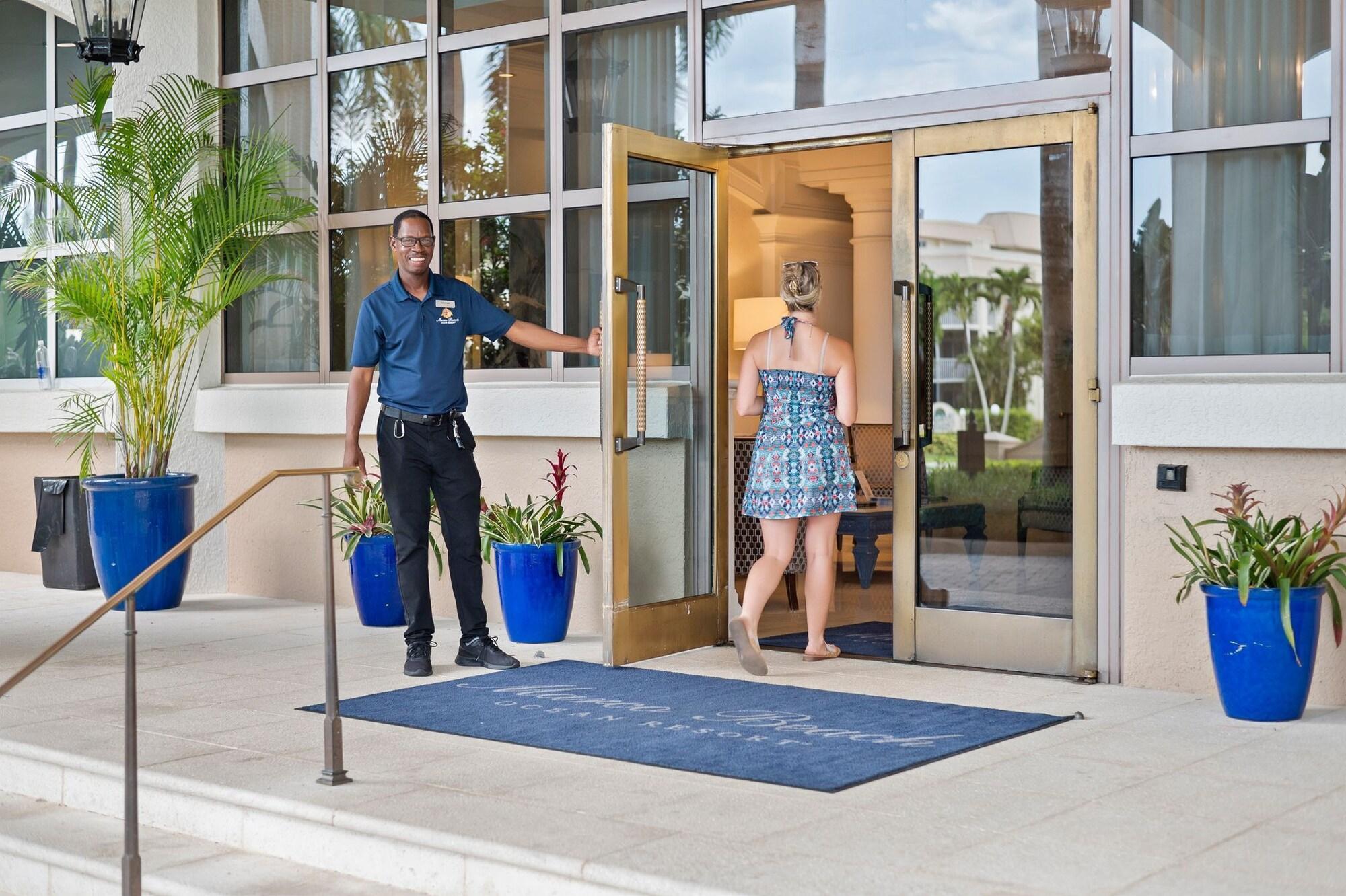 Vista Exterior Marco Beach Ocean Suites