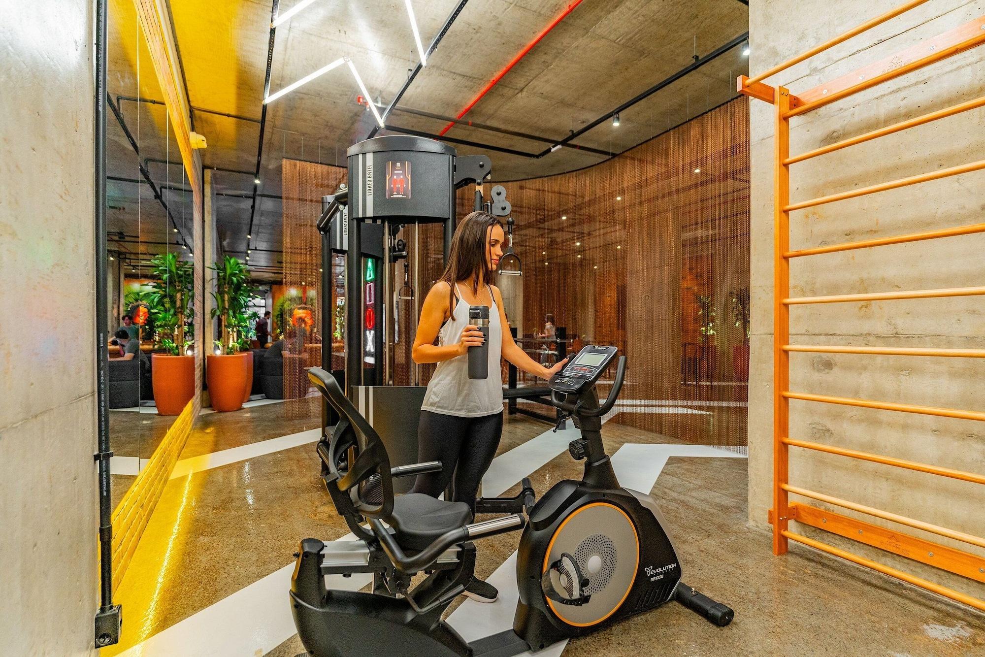 Gimnasio Linked Batel by Xtay