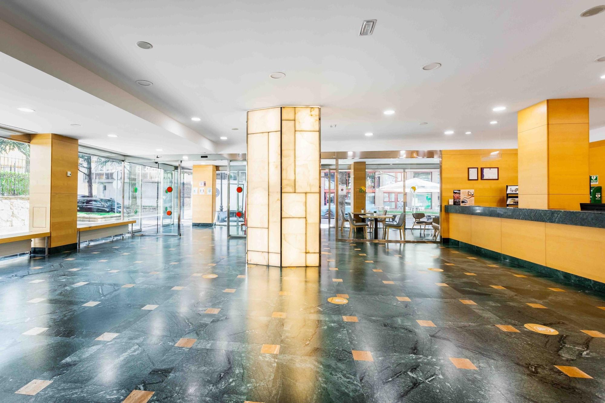 Vista Lobby Oroel Hotel & SPA