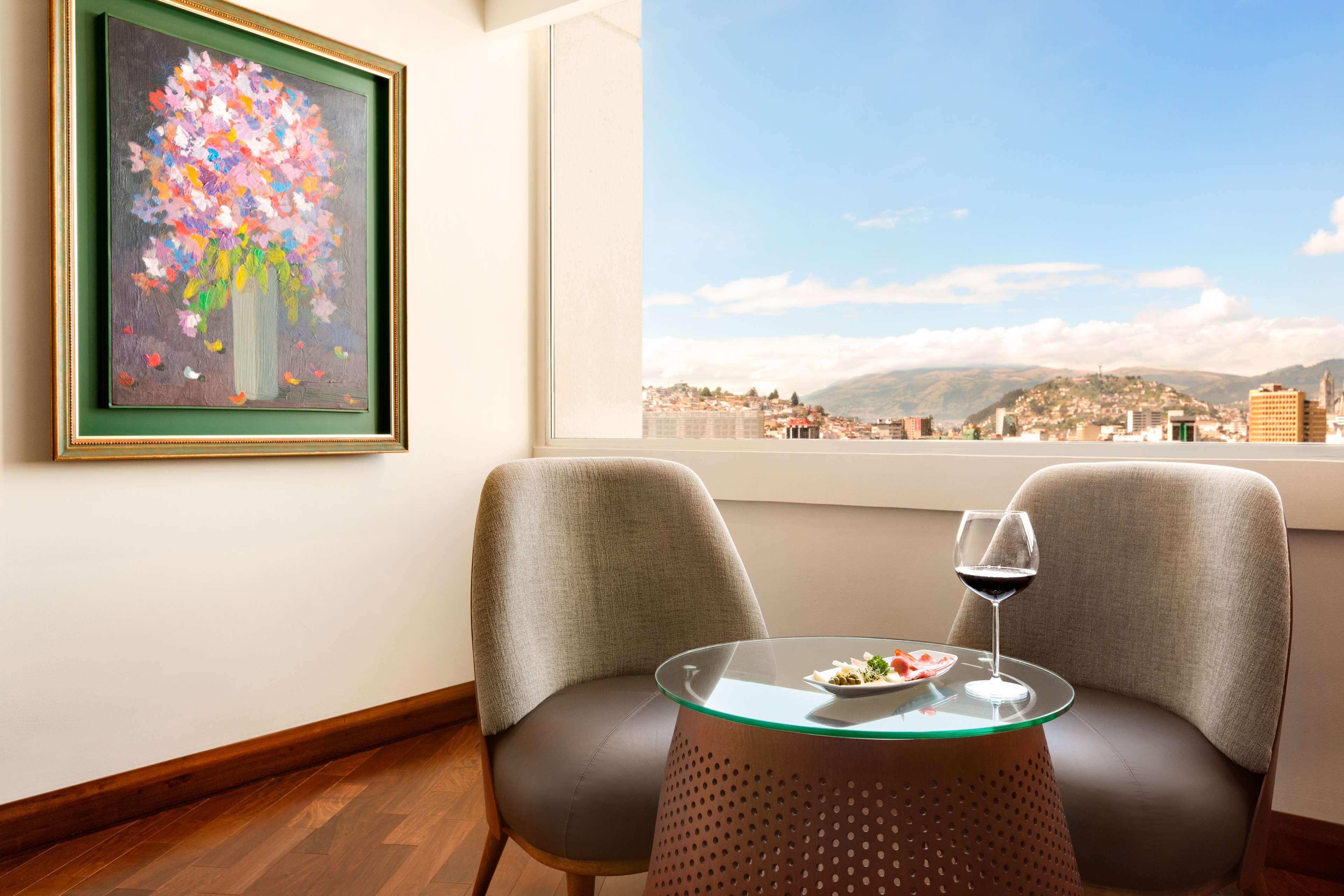 Vista Exterior Hilton Colon Quito