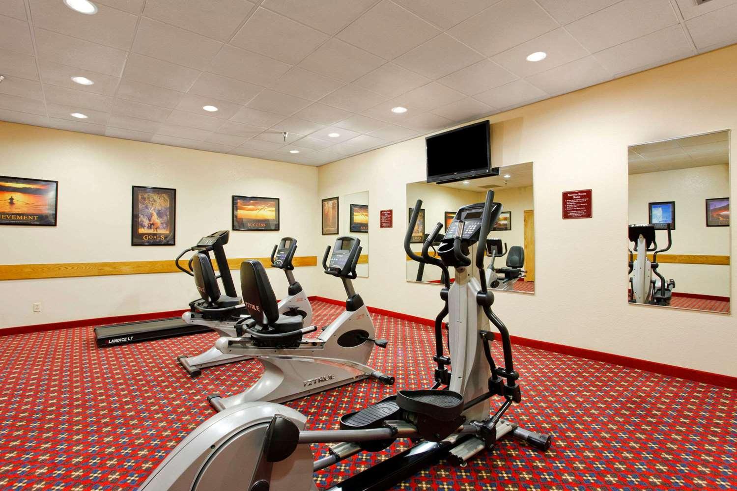 Gimnasio Roosevelt Grand Dakota, SureStay Collection by Best Western