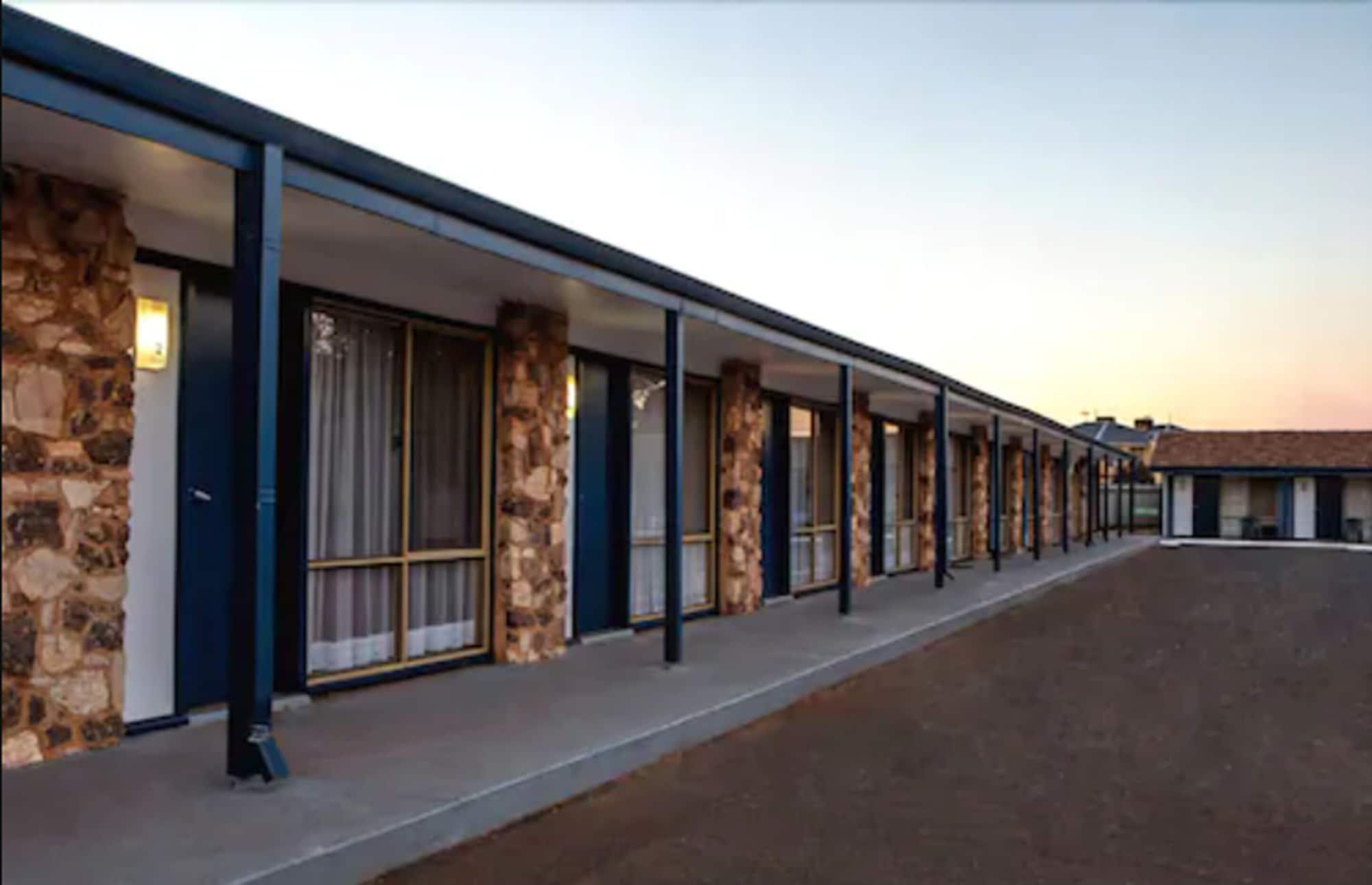 Vista Exterior Kalgoorlie Overland Motel
