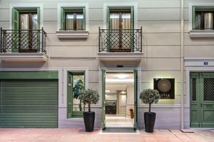 Paquete - Estia Boutique Apartments