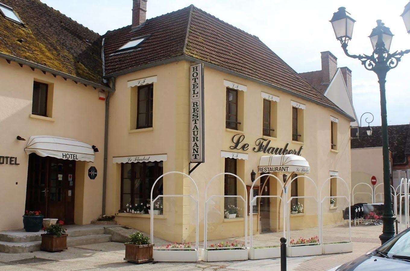 Vista Exterior Hotel Restaurant Le Flaubert