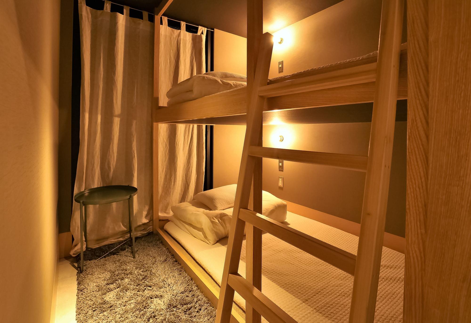 Habitación AET HOTEL
