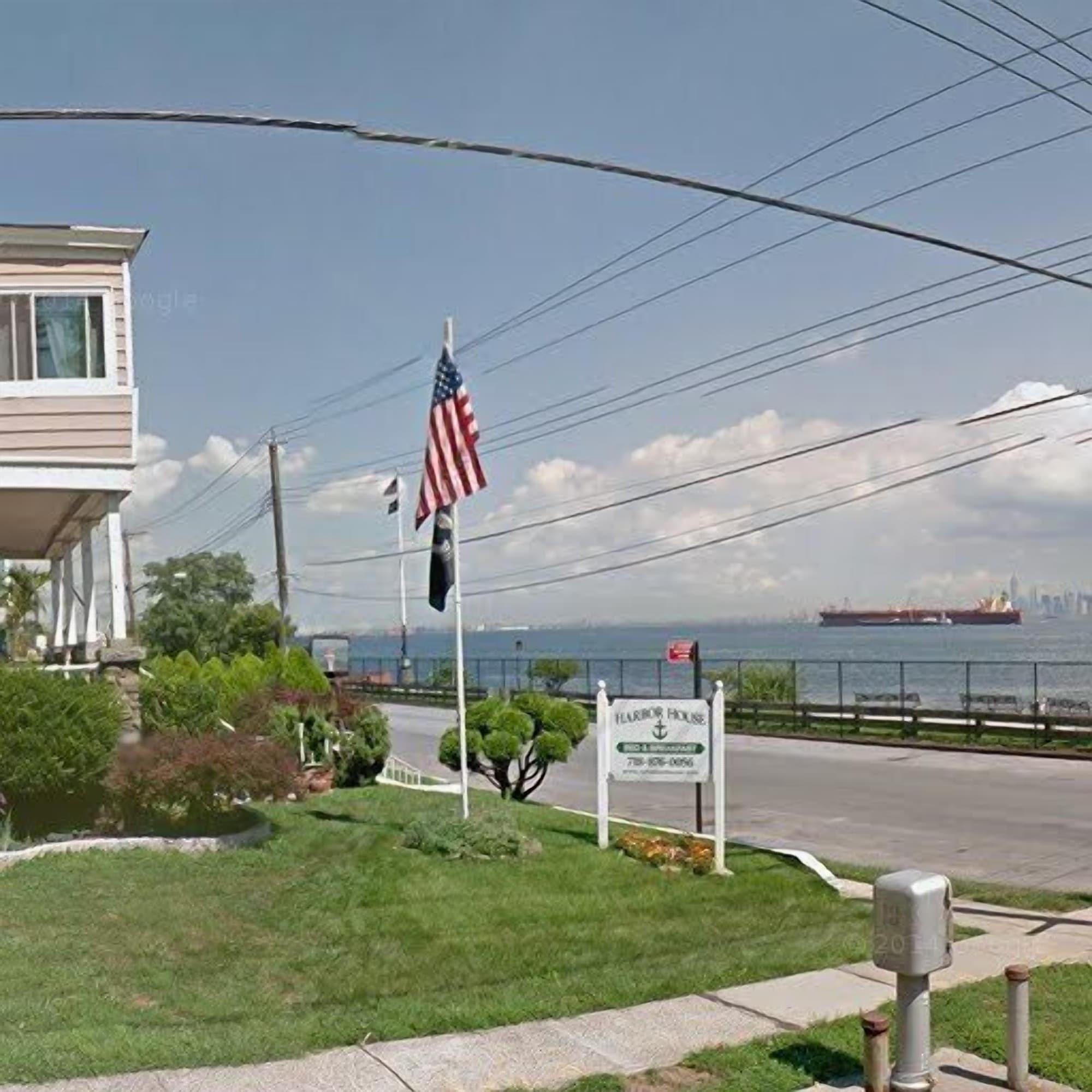 Vista Exterior The Harbor House Bed & Breakfast