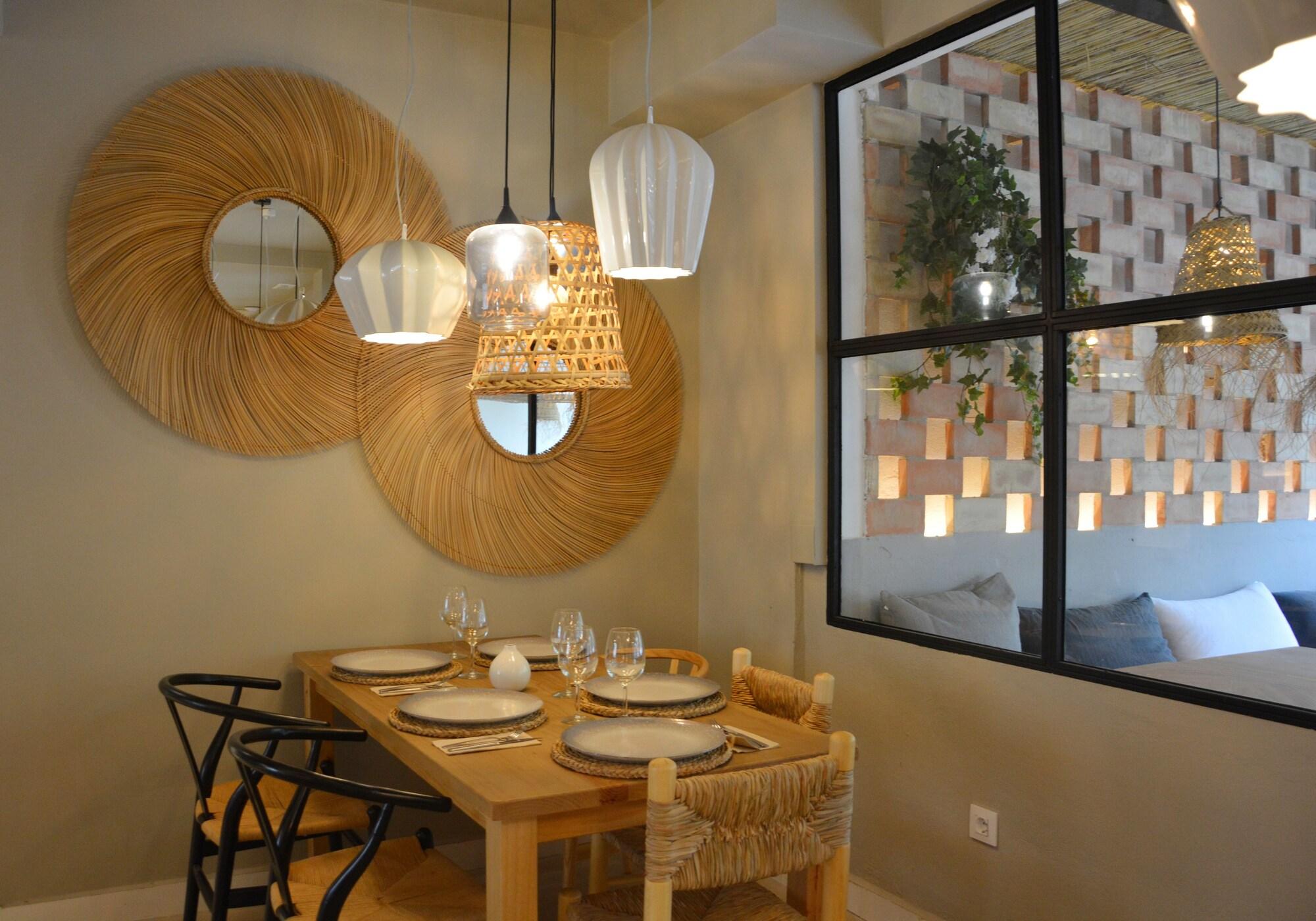 Restaurant You & Co. Saler Beach Boutique Hotel