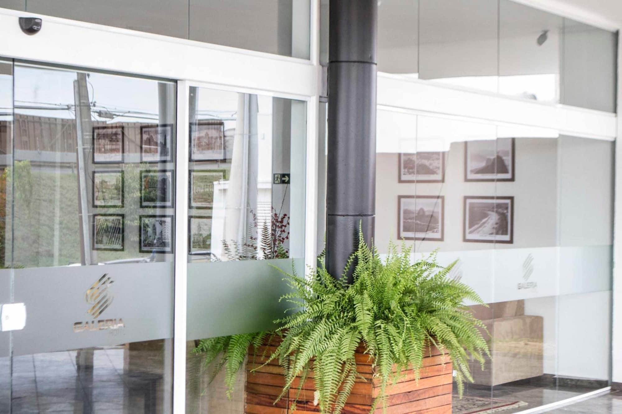 Vista Exterior Galeria Hotel