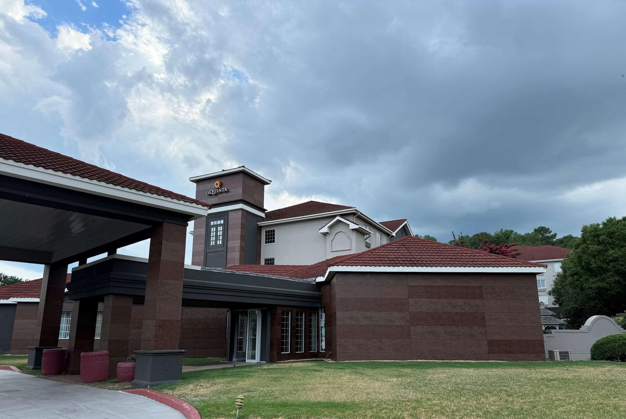 Vista Exterior La Quinta Inn & Suites by Wyndham Birmingham Homewood
