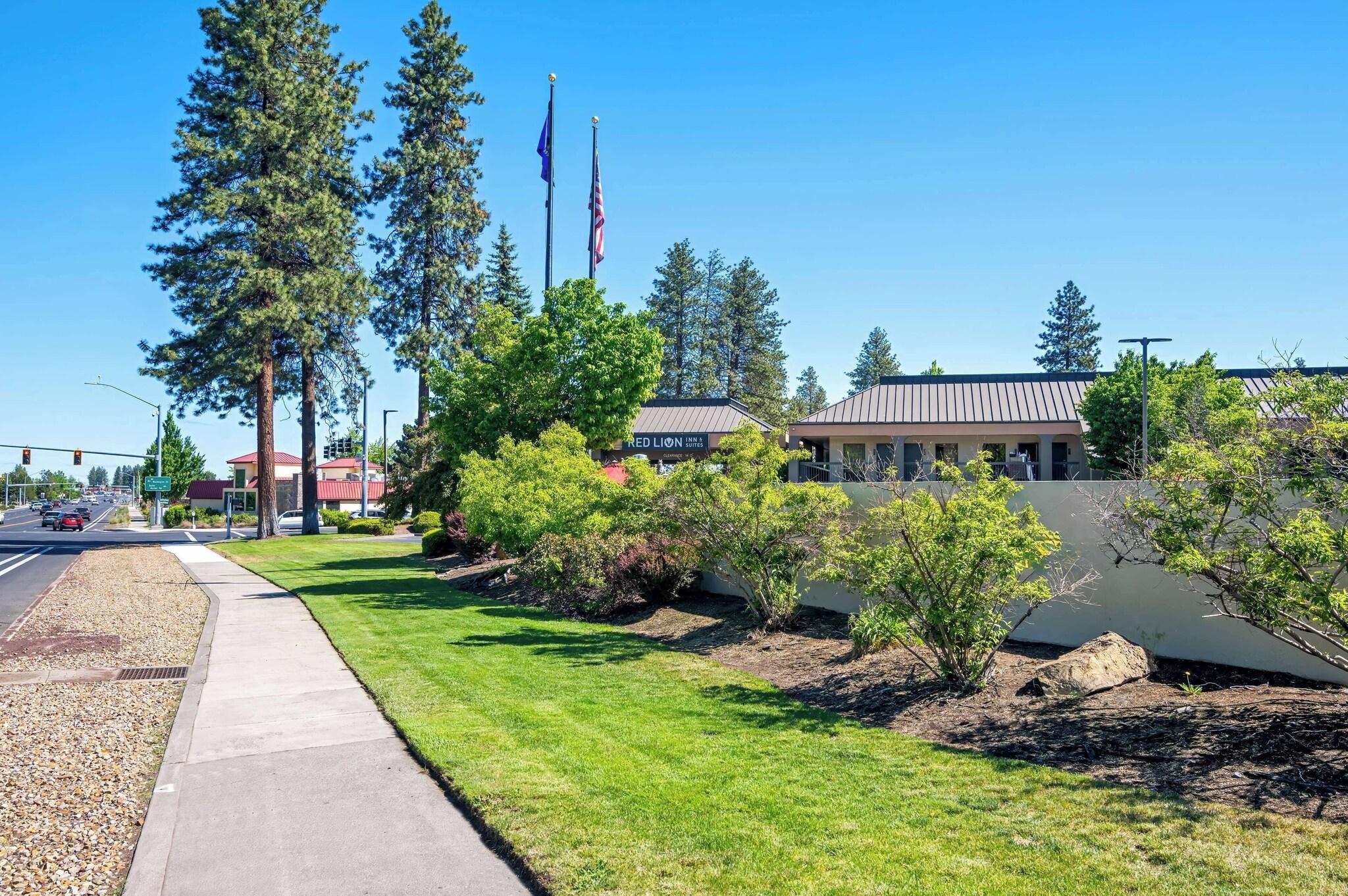 Vista Exterior Red Lion Inn & Suites Deschutes River Bend