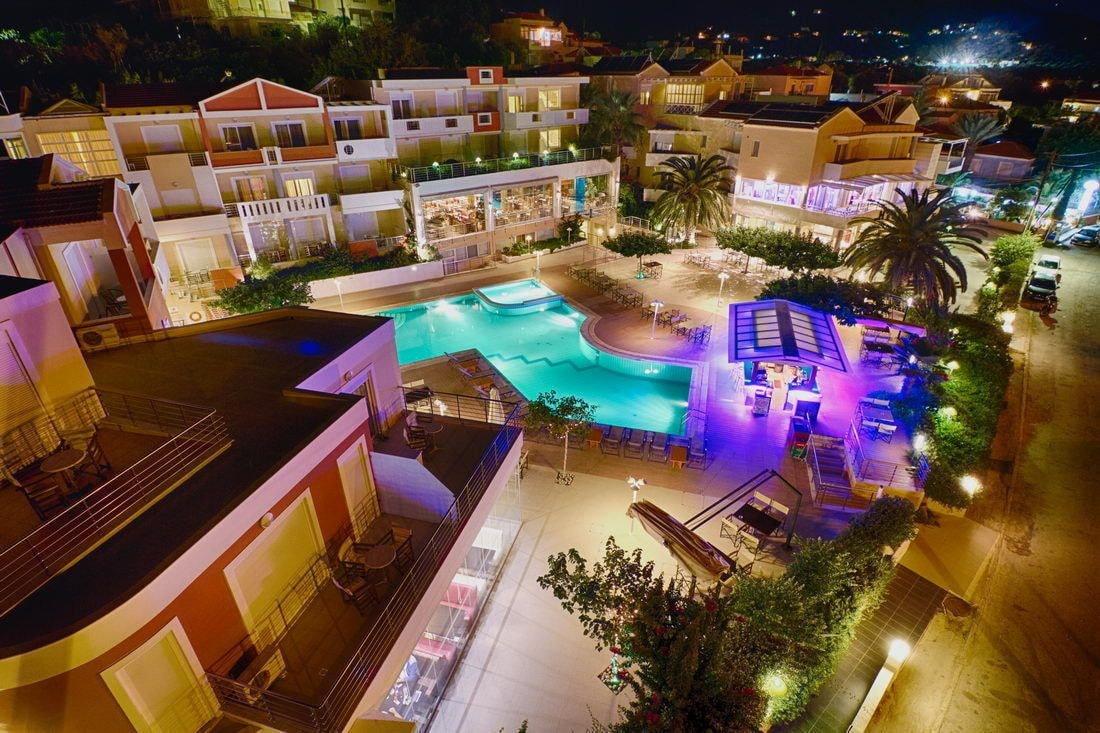 Vista Exterior Heliotrope Hotels