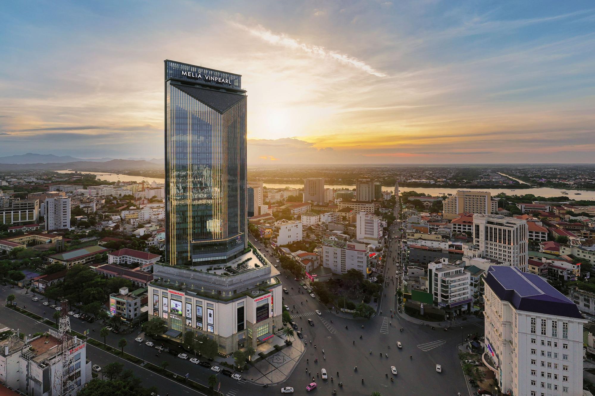 Vista Exterior Melia Vinpearl Hue