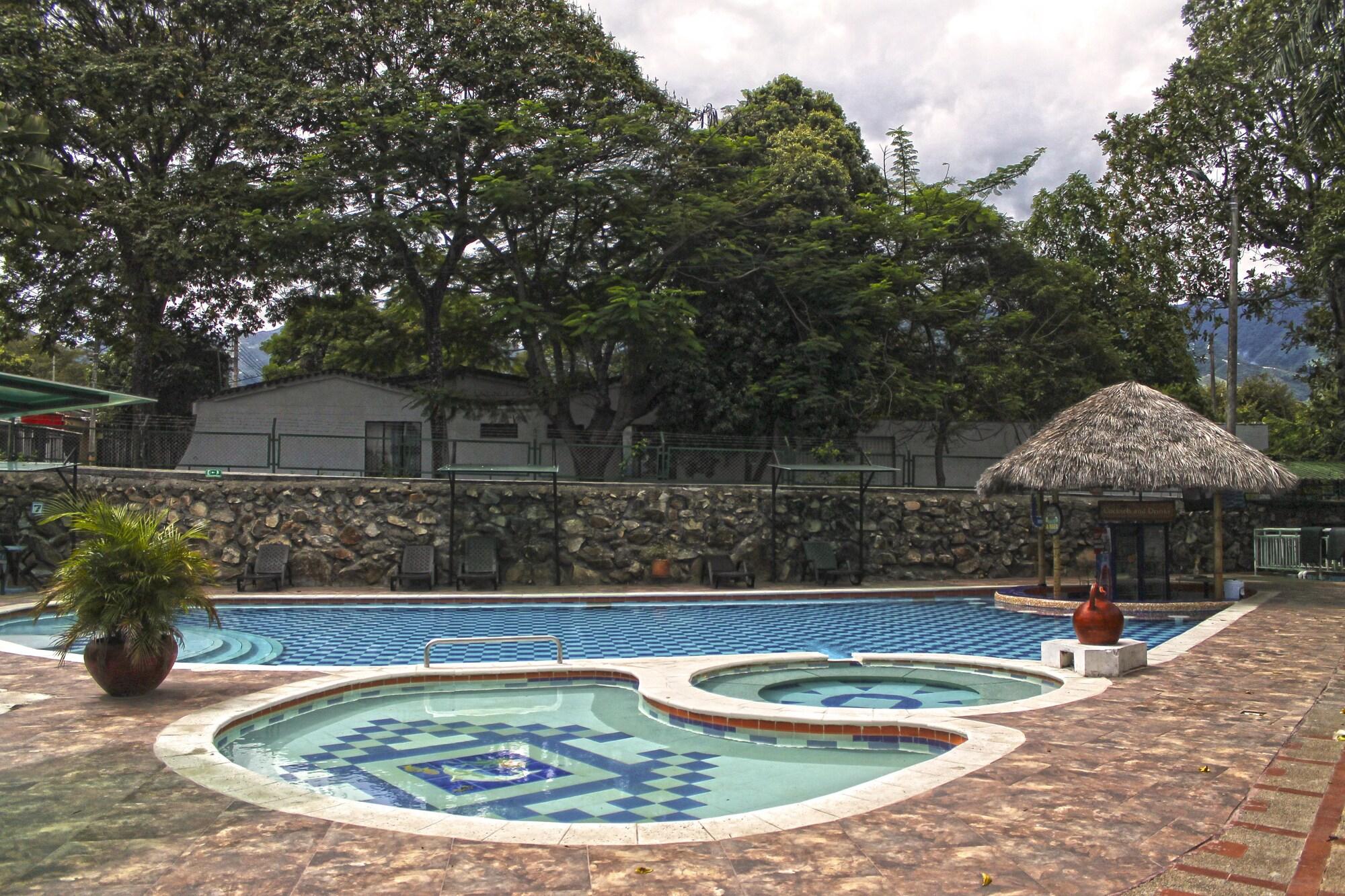 Vista Piscina Hotel Casa Mateo Campestre