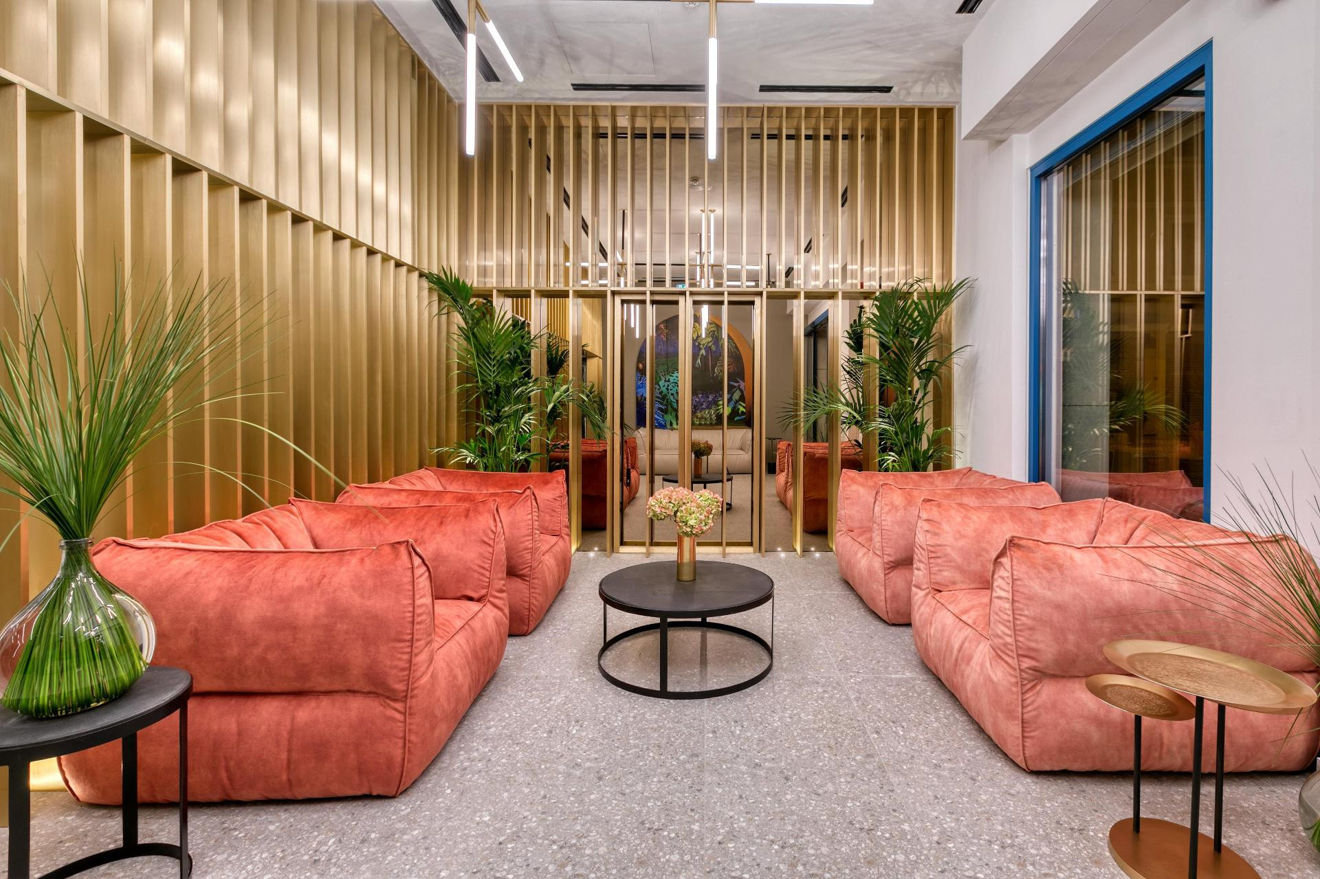 Vista Lobby Bob W Athens Eolou