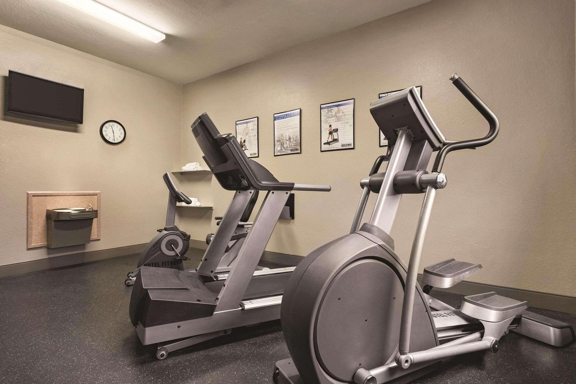 Gimnasio Country Inn & Suites by Radisson, Byram/Jackson South, MS