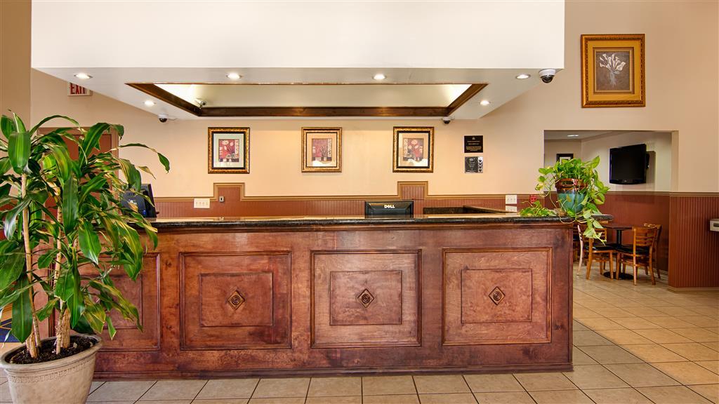Vista Lobby SureStay Hotel by Best Western Mt Pleasant