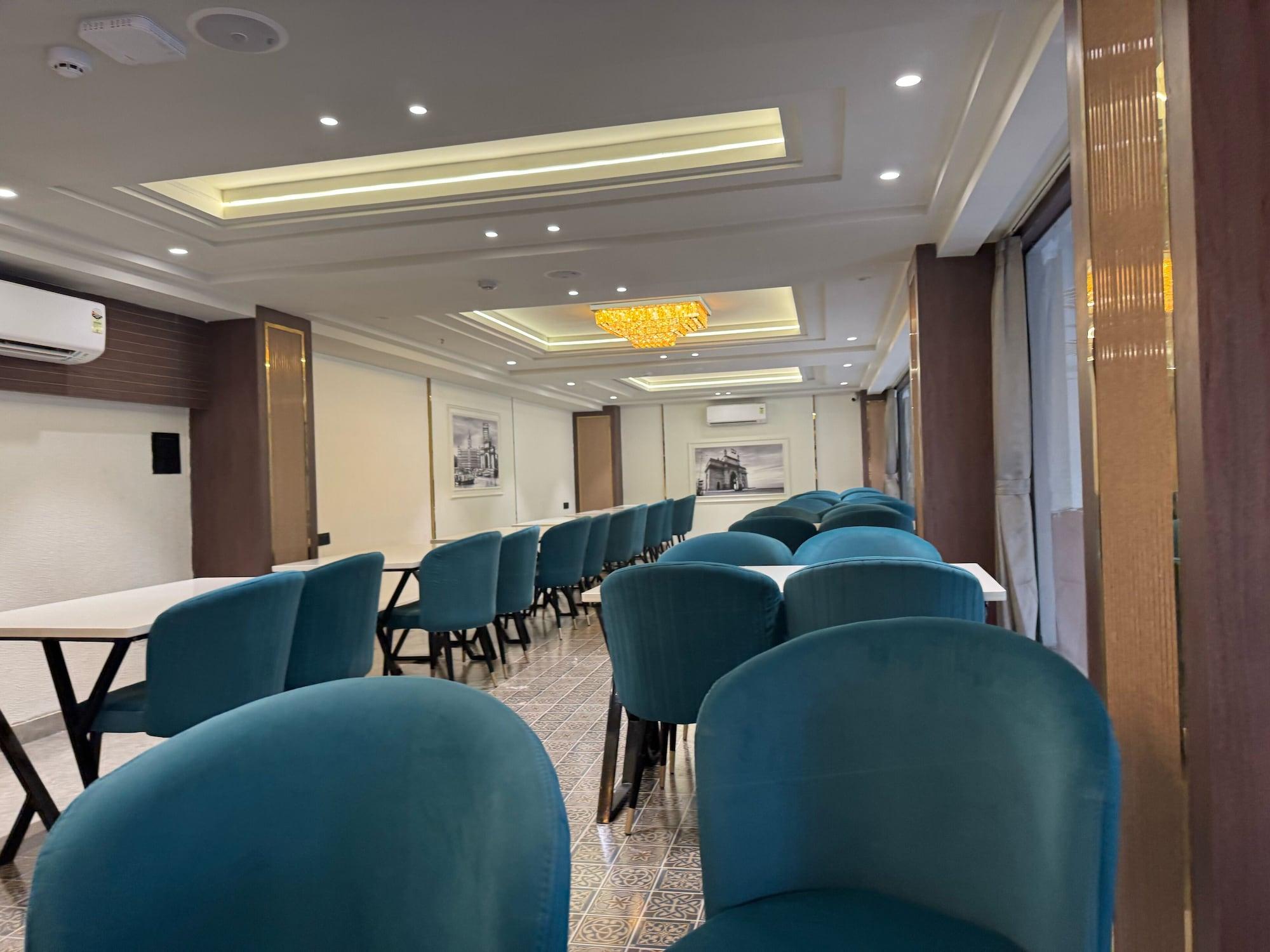 Restaurant Hotel Mumbai House-Vijay Nagar