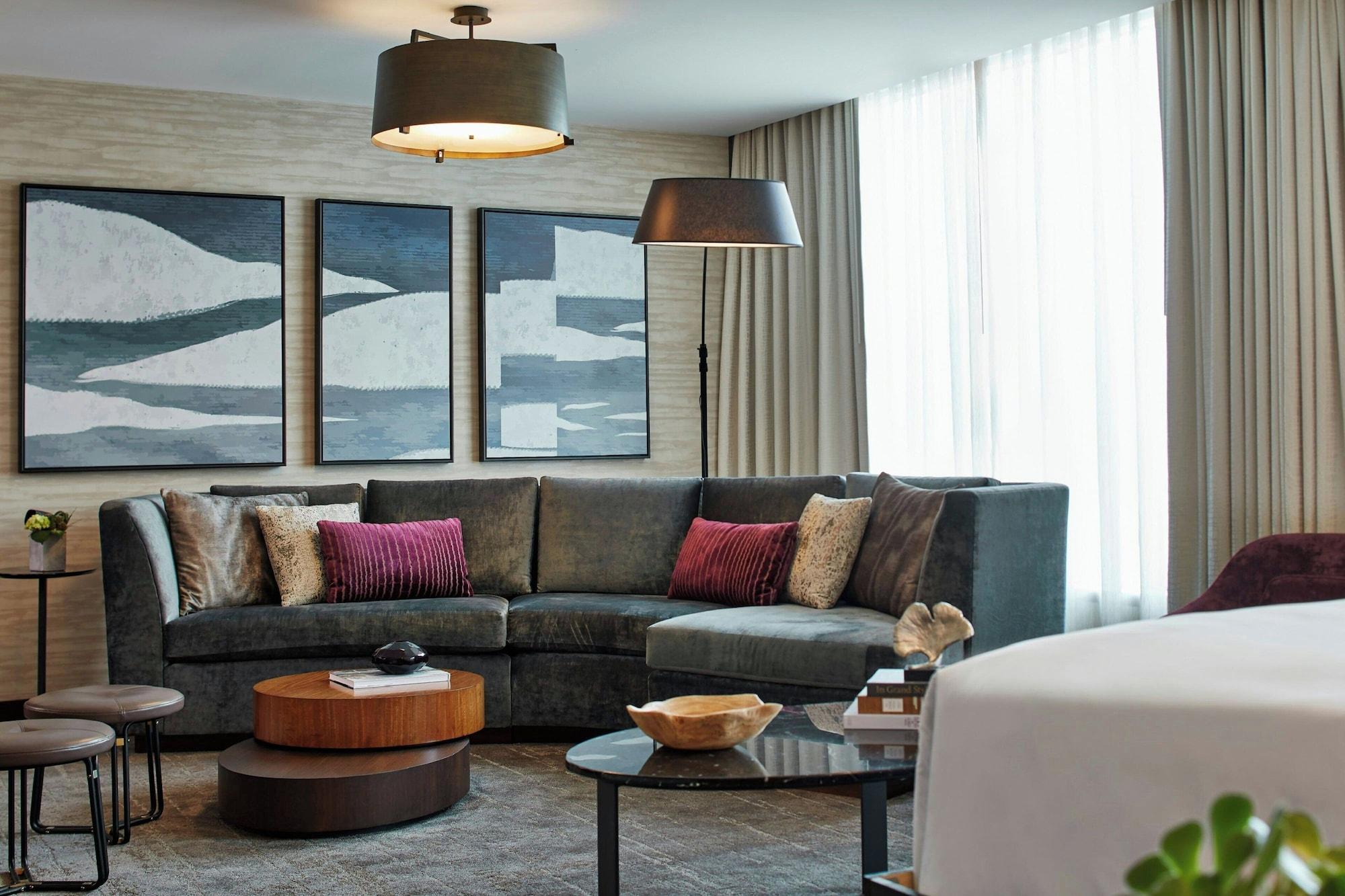 Habitación Renaissance Dallas at Plano Legacy West Hotel