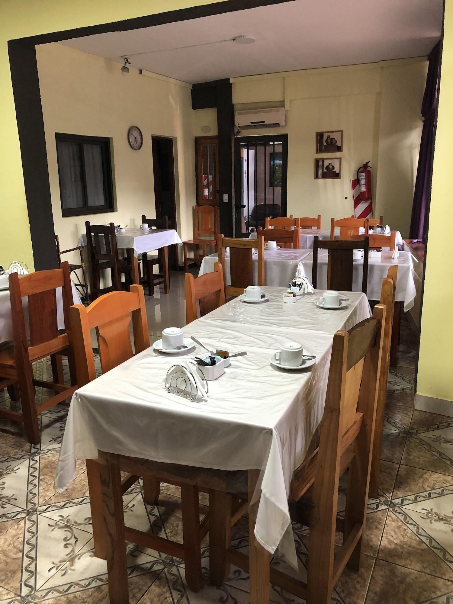 Restaurant La Familia Hotel