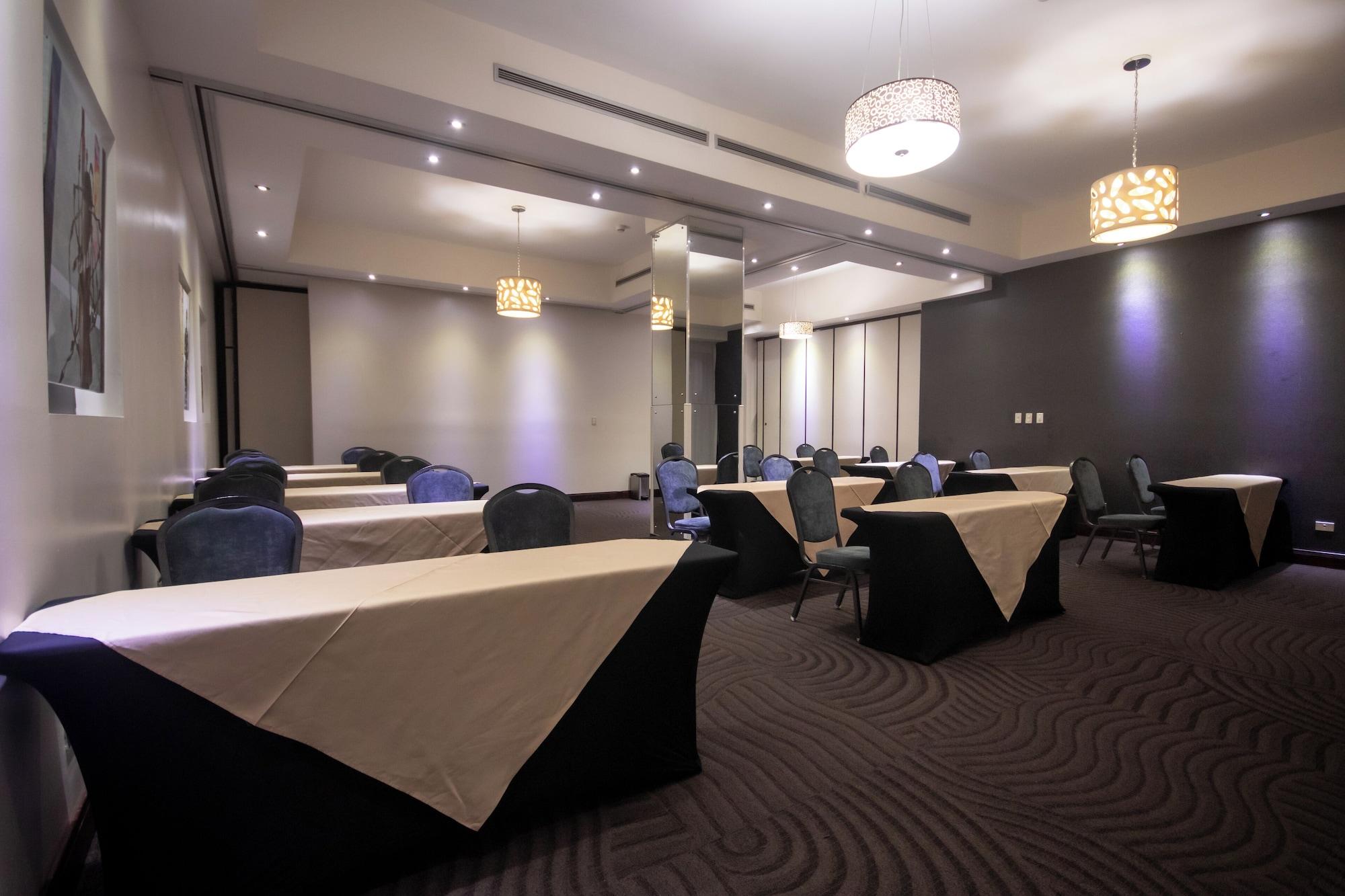Sala de Reuniones Parque del Lago Boutique Hotel
