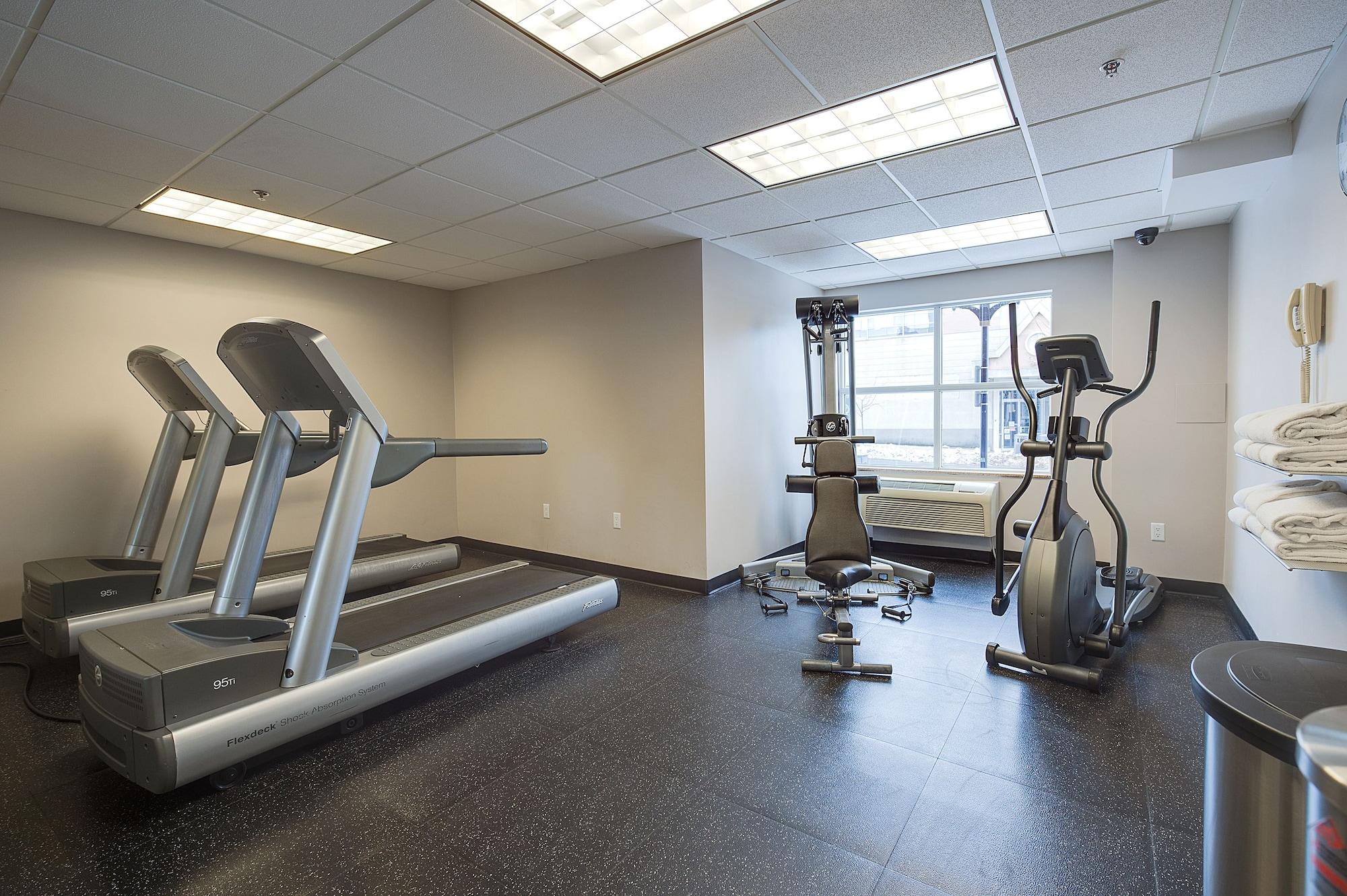 Gimnasio Country Inn & Suites by Radisson, Niagara Falls, ON