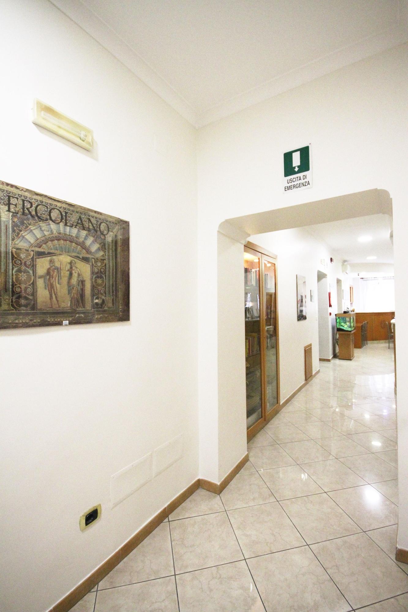 Varios Hotel Zara