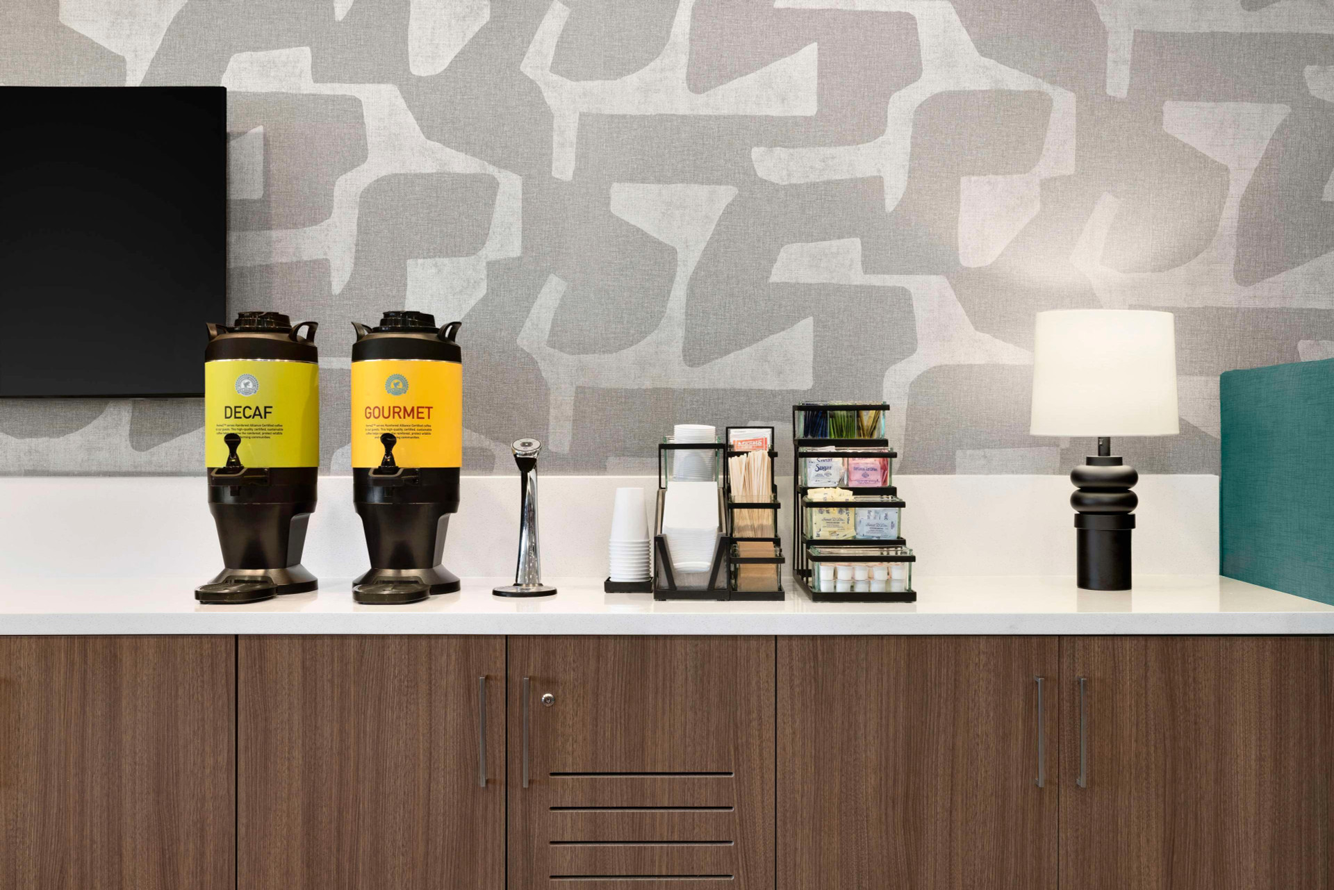 Restaurant Home2 Suites By Hilton San Juan