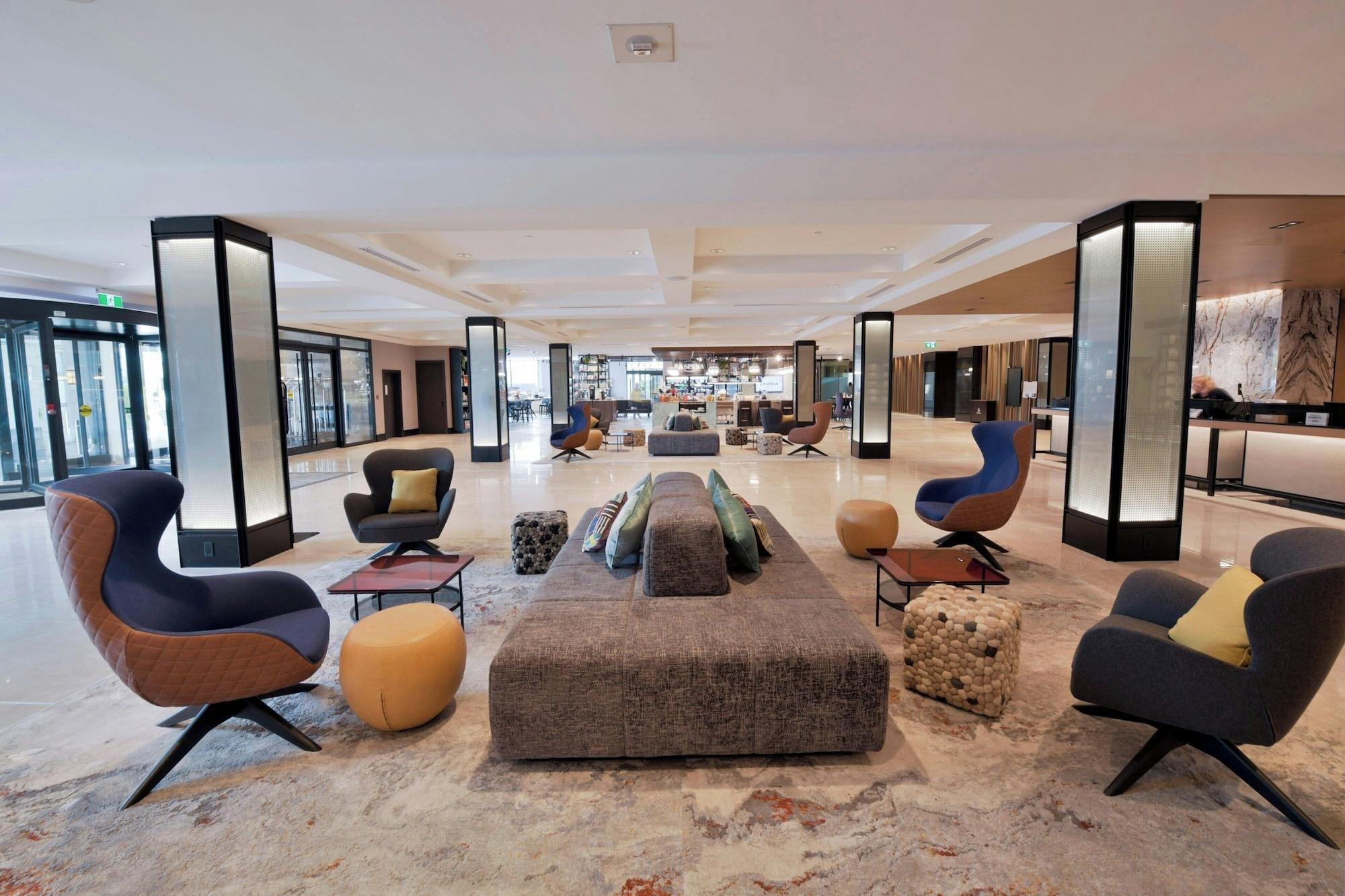 Vista Lobby Sheraton Laval Hotel
