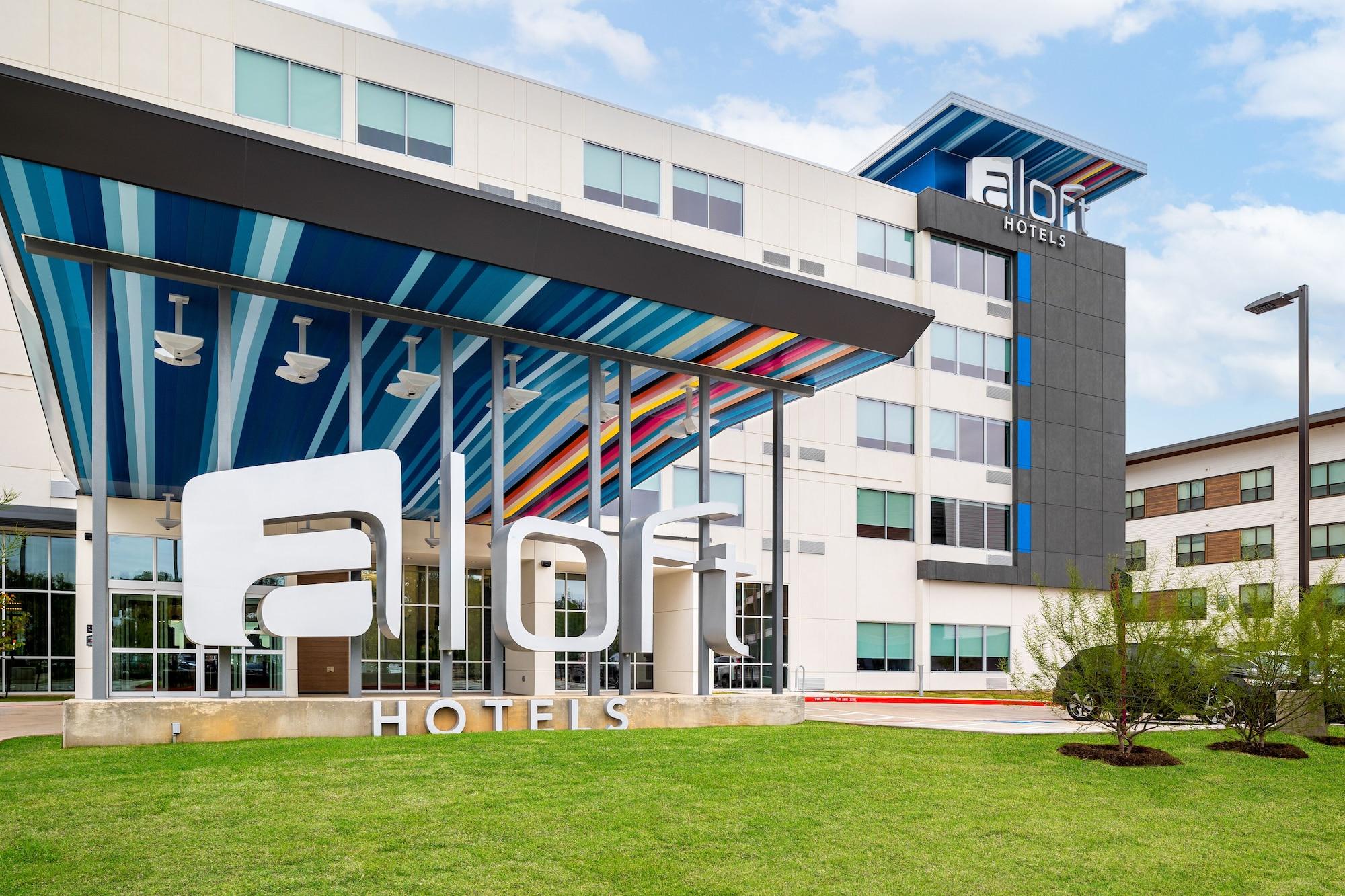 Vista Exterior Aloft Austin Southwest