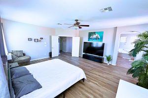 Alquiler Vacacional - Calming 5 Bed, 3 Bath, in Good Location