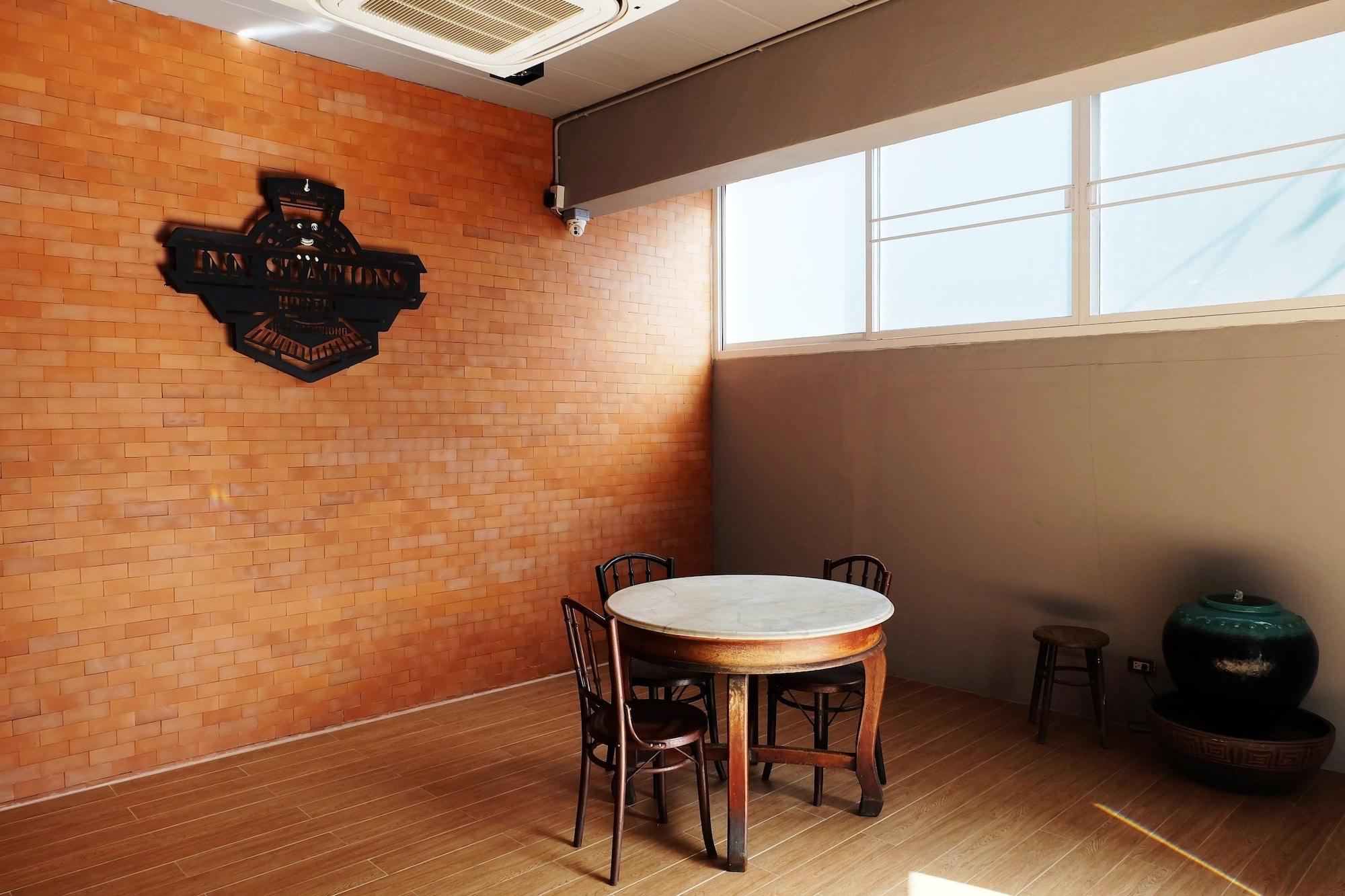 Vista Lobby Inn Stations Hostel