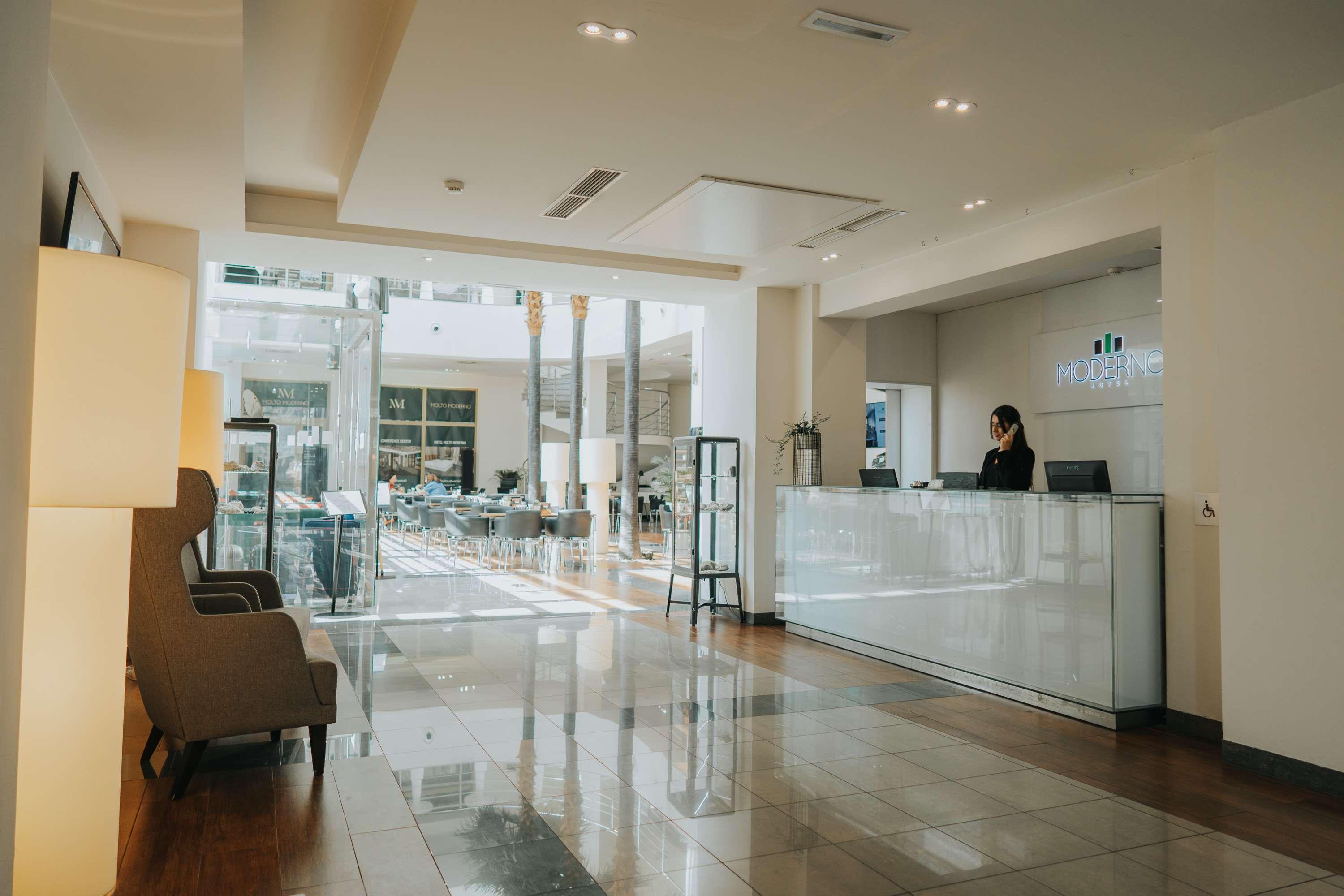 Vista Lobby Hotel Moderno