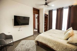 Alojamiento - Central area, excellent location for the most attractive parks in the area.