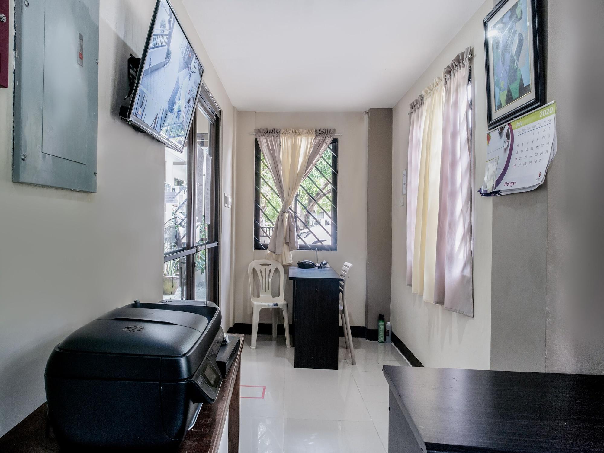 Vista Lobby Super OYO 604 Chateau Cinco Dormitel - Hostel