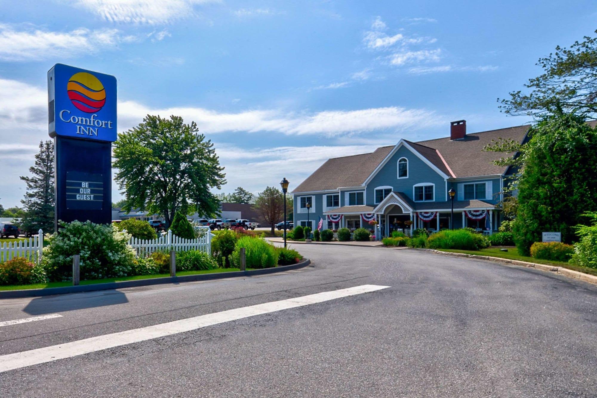 Vista Exterior Comfort Inn Brunswick